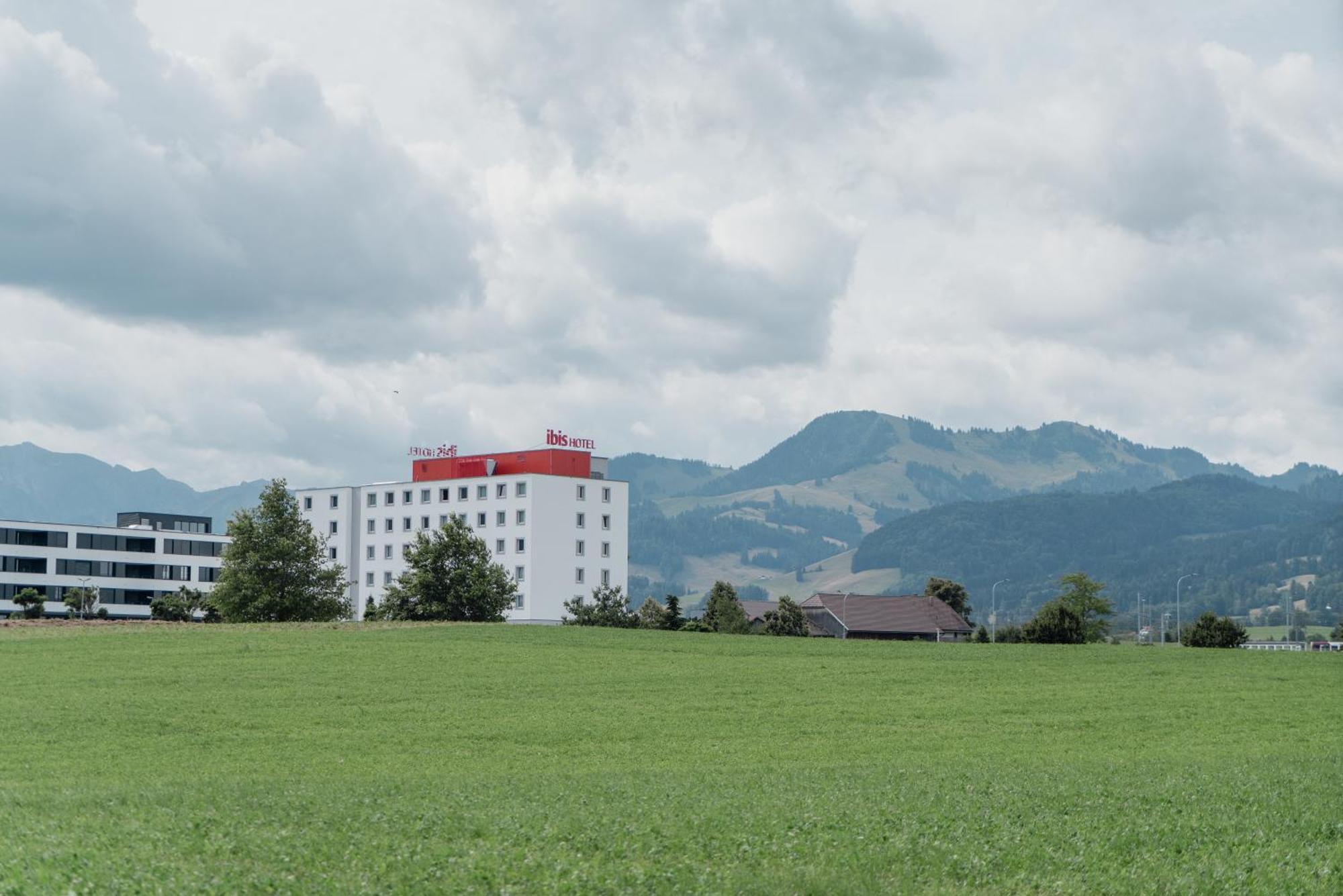 Ibis Bulle - La Gruyere Swiss Bike Hotel Exterior photo