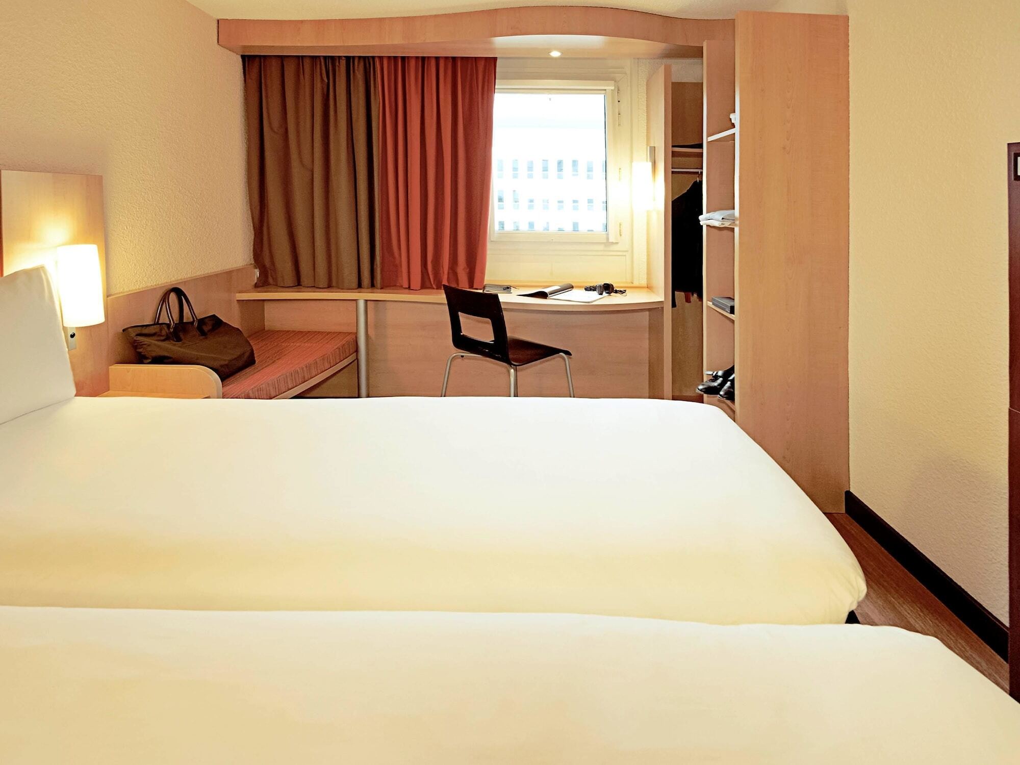 Ibis Bulle - La Gruyere Swiss Bike Hotel Exterior photo
